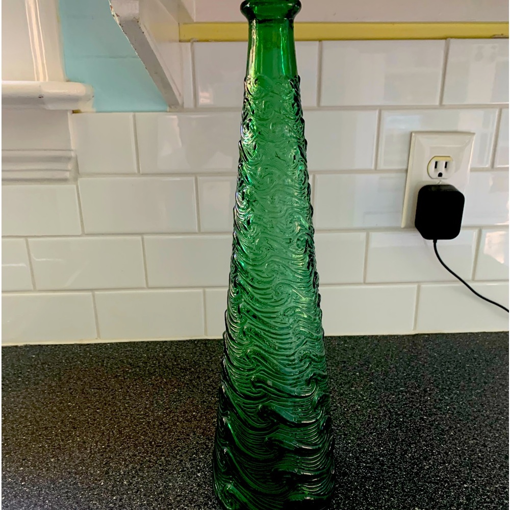 Empoli waves genie bottle